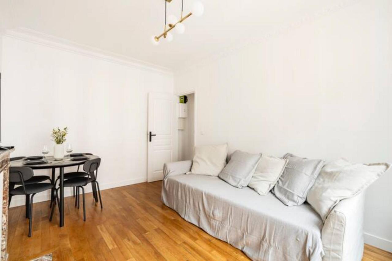 The Square, Paris-Asnieres, Private Apartment With Bedroom And Living Room Екстер'єр фото