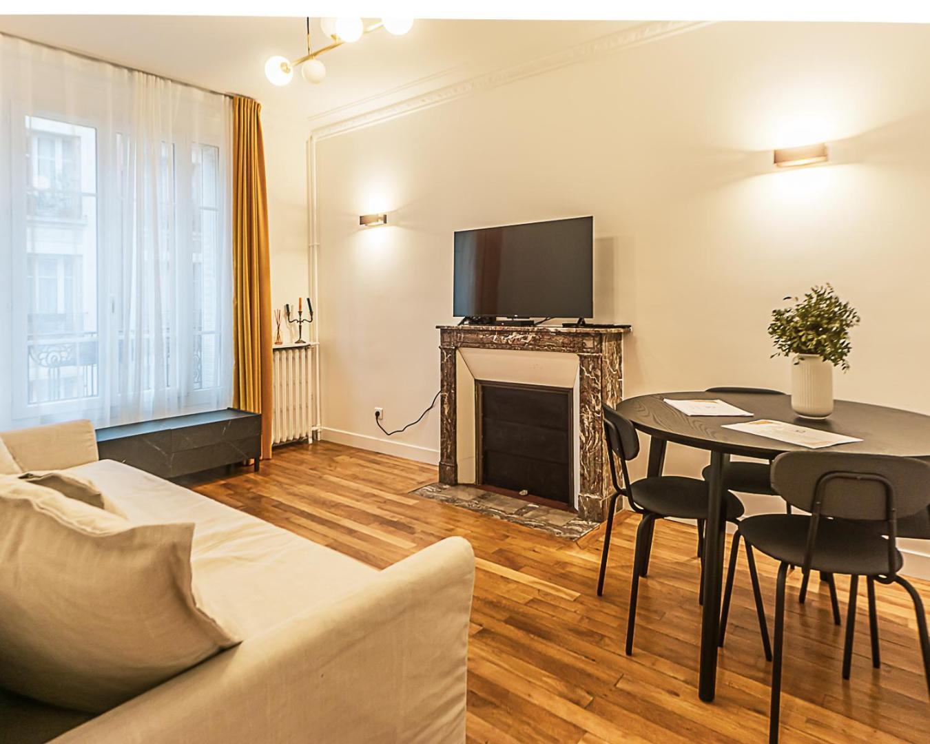 The Square, Paris-Asnieres, Private Apartment With Bedroom And Living Room Екстер'єр фото