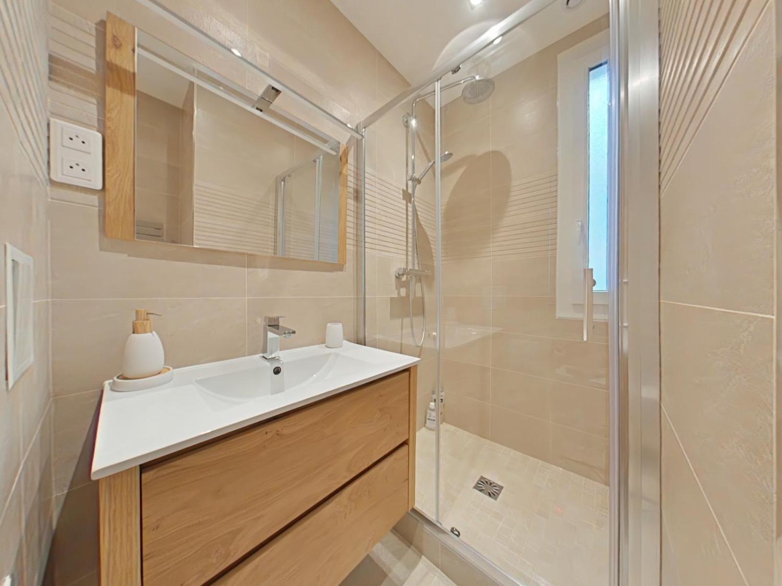 The Square, Paris-Asnieres, Private Apartment With Bedroom And Living Room Екстер'єр фото